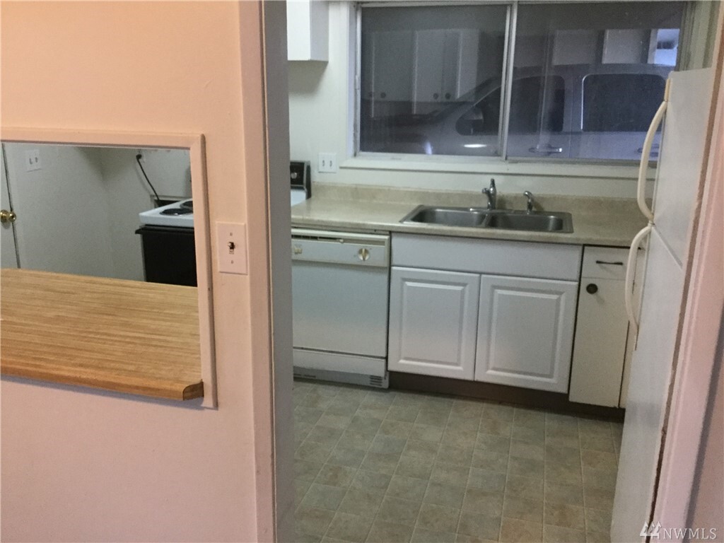 Property Photo: 406 Dow Ave WA 98837