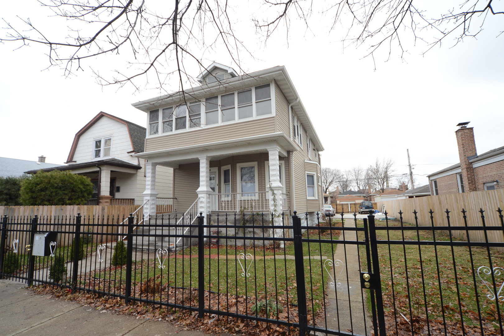 Property Photo: 4906 West Wabansia Avenue 2 IL 60639
