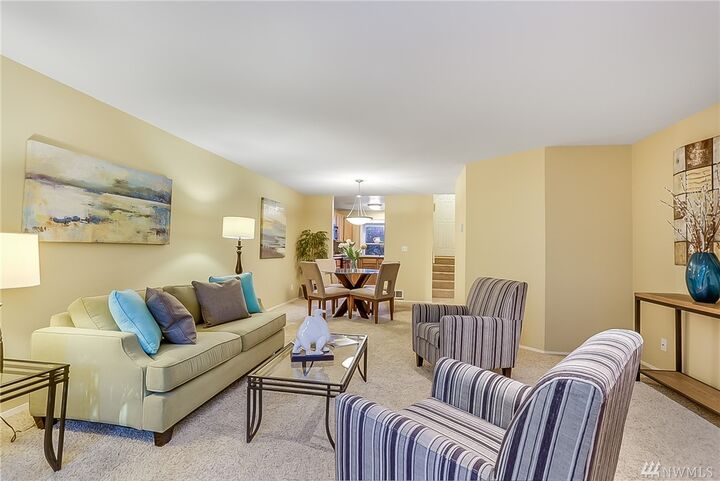 Property Photo:  9522 1st Ave NE B6  WA 98115 