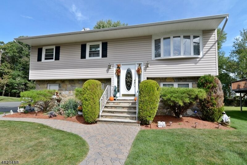 Property Photo:  117 Papakating Rd  NJ 07843 
