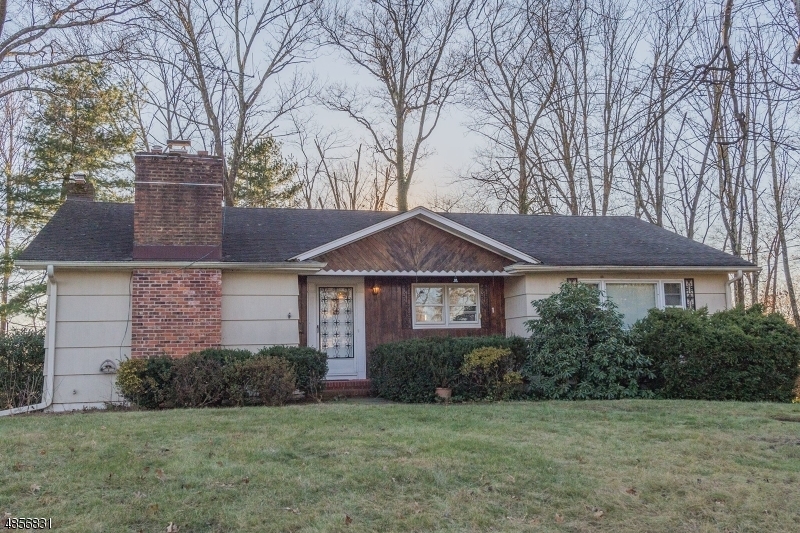 Property Photo:  43 Hilltop Cir  NJ 07981 