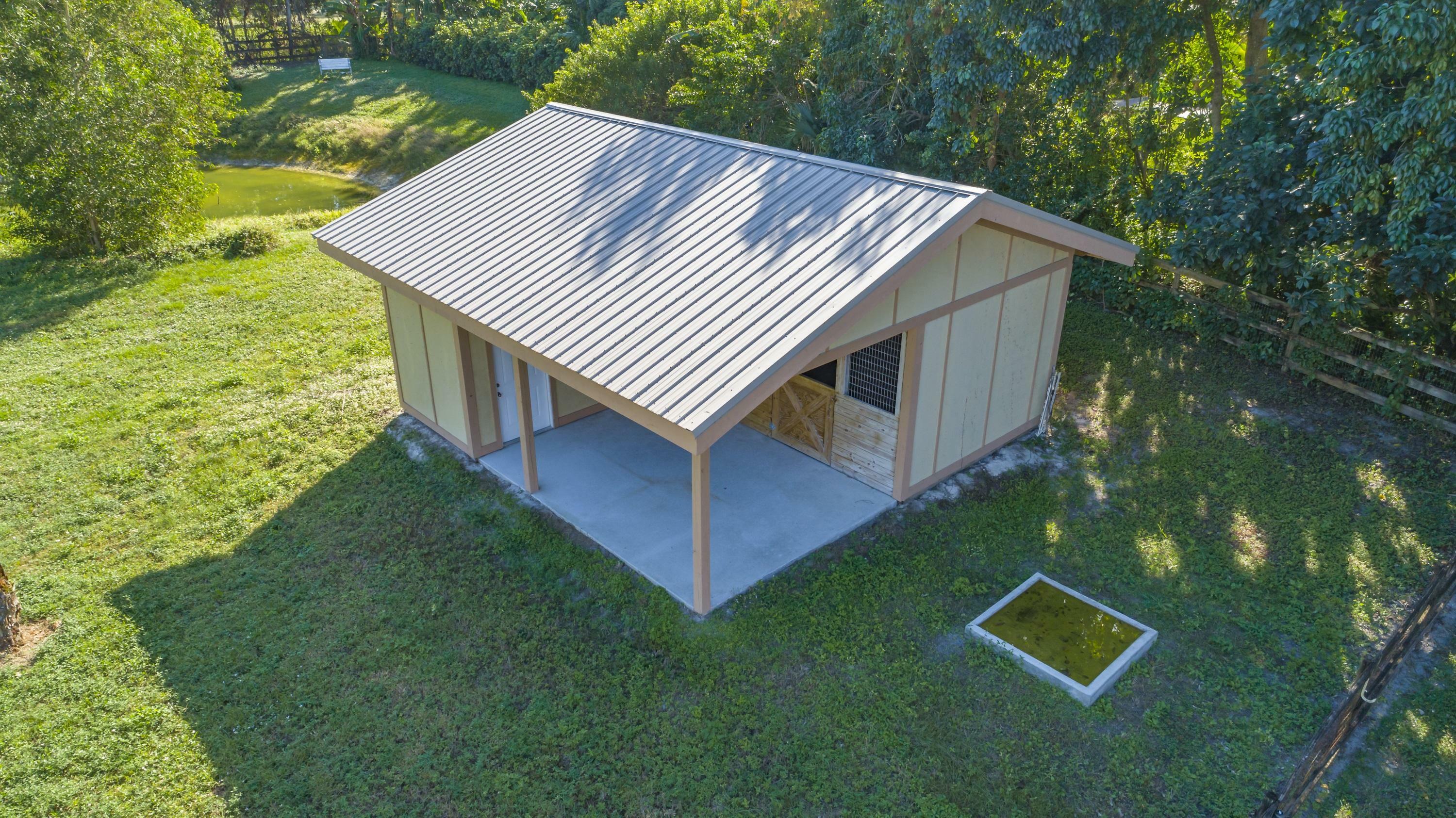 Property Photo: 842 W Rambling Drive FL 33414
