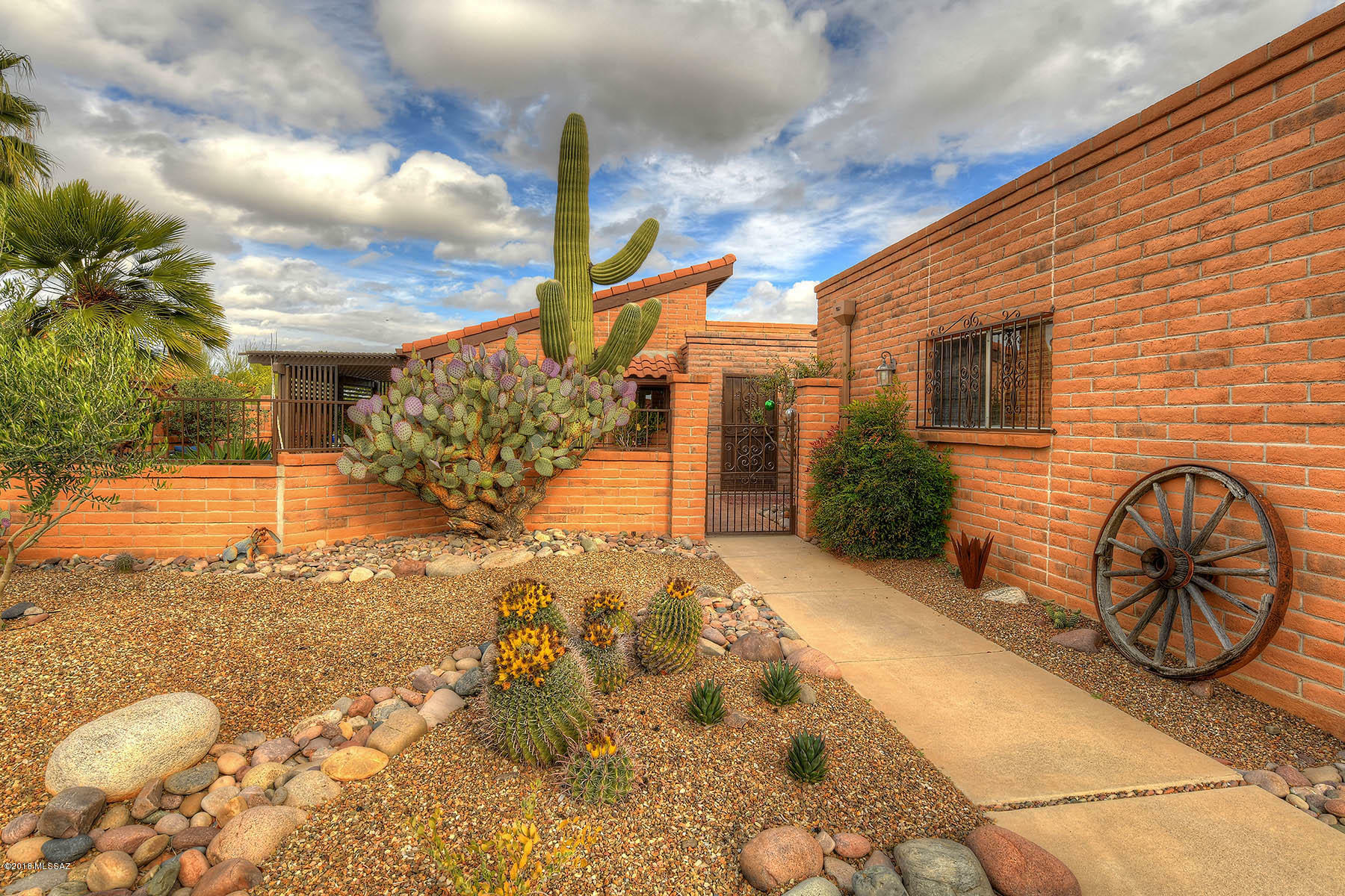 Property Photo:  1036 W Desert Hills Drive  AZ 85622 