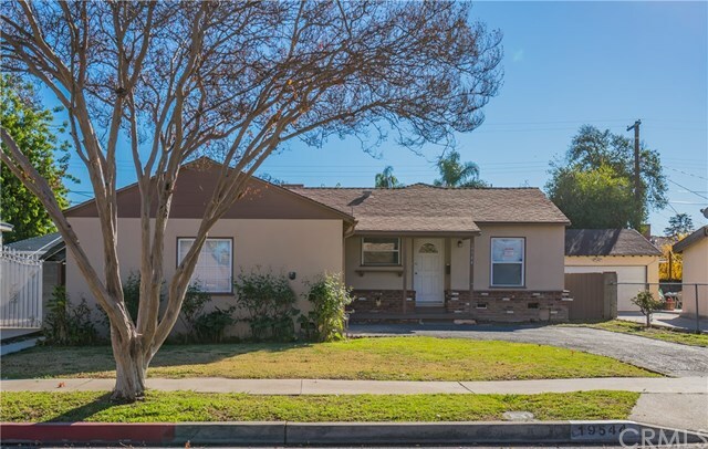 Property Photo:  19544 Hart Street  CA 91335 