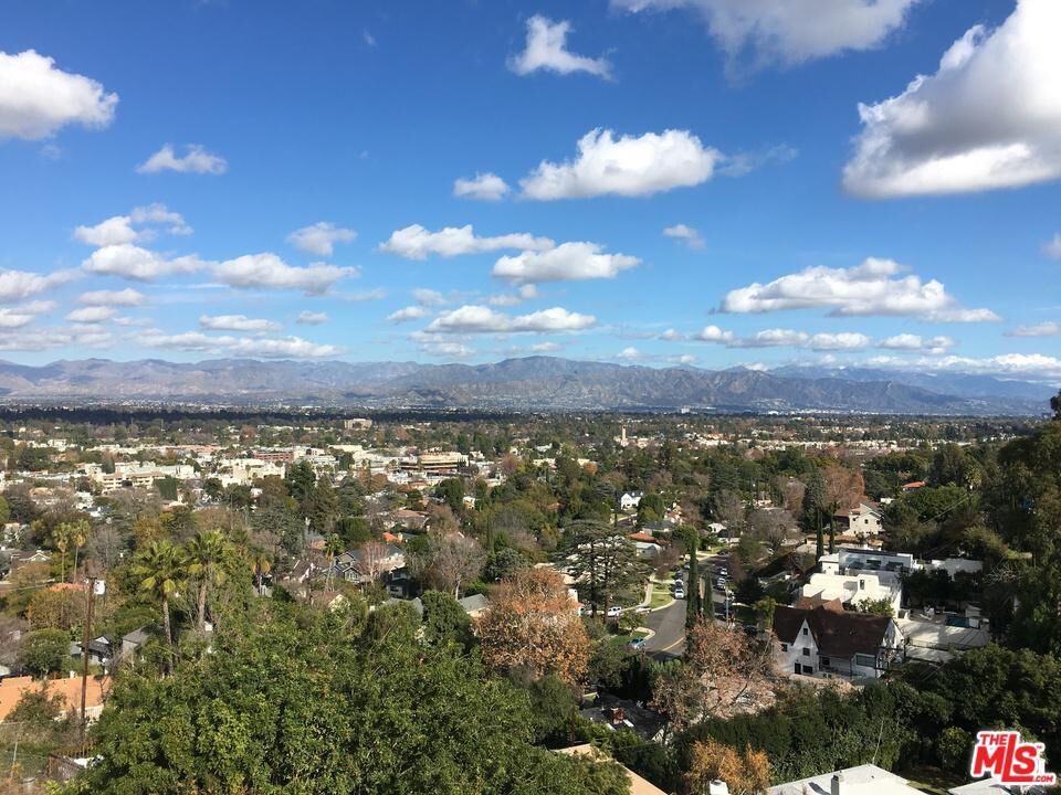Property Photo:  4100 Witzel Dr  CA 91423 
