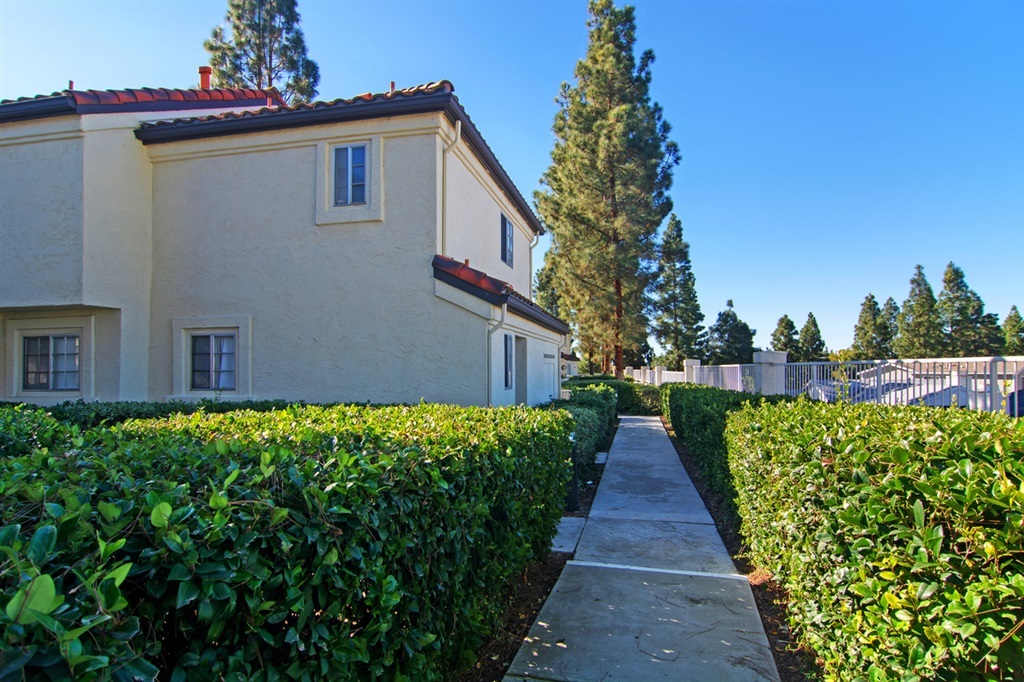 Property Photo:  715 Eastshore Terr 39  CA 91913 