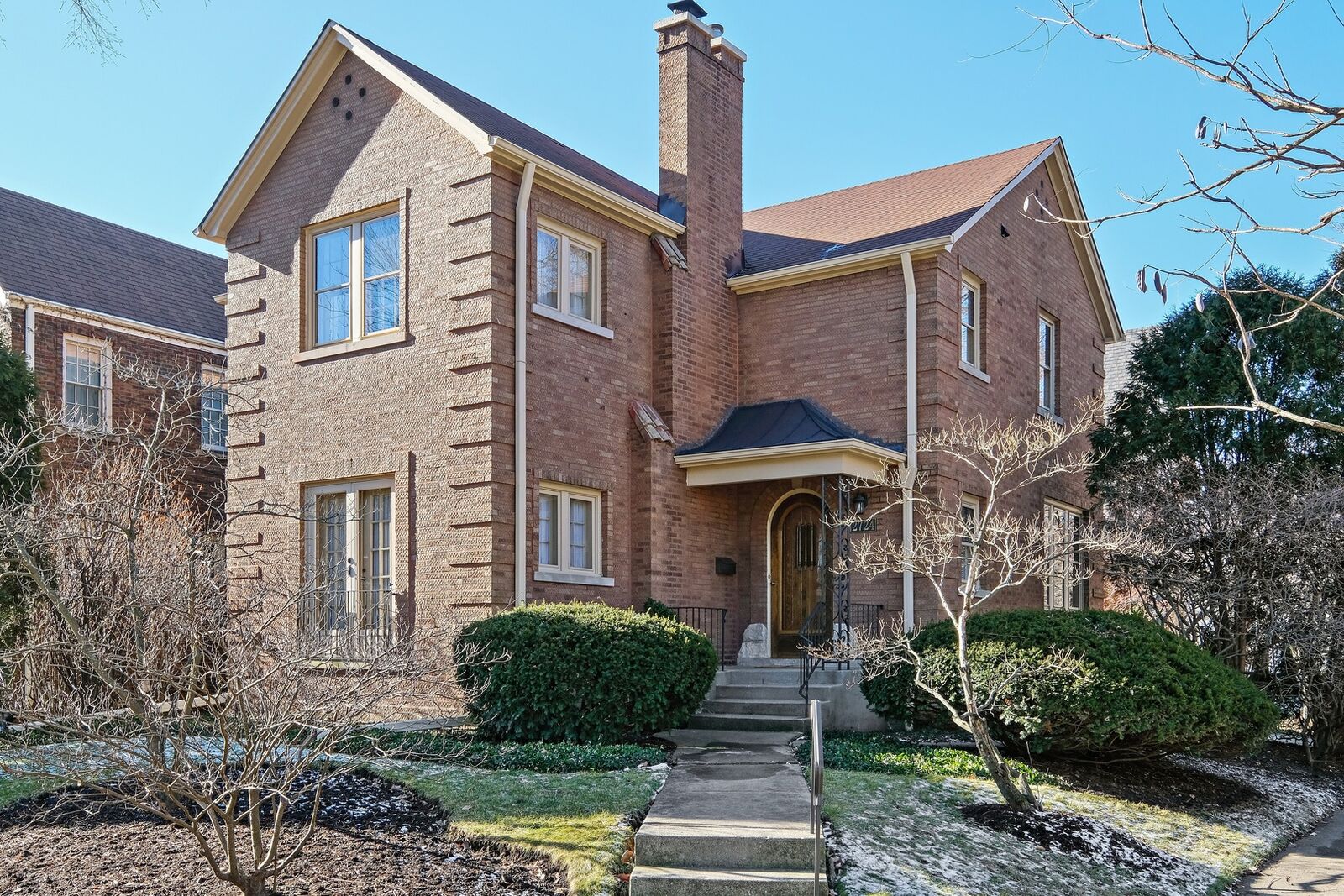Property Photo:  2724 Ewing Avenue  IL 60201 