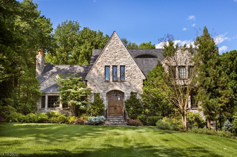 Property Photo:  153 Oval Rd  NJ 07021 