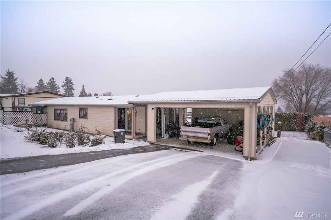 Property Photo:  24 Mackinaw Wy  WA 98831 