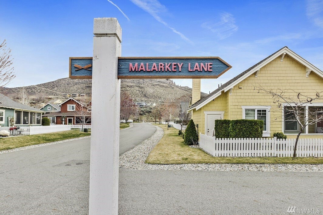 Property Photo:  103 Malarkey Lane  WA 98844 