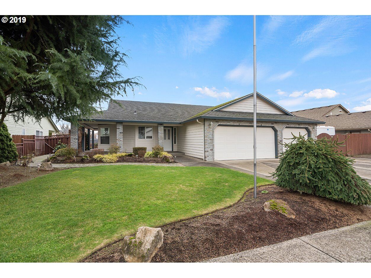 Property Photo: 803 NE 167th Ave WA 98684