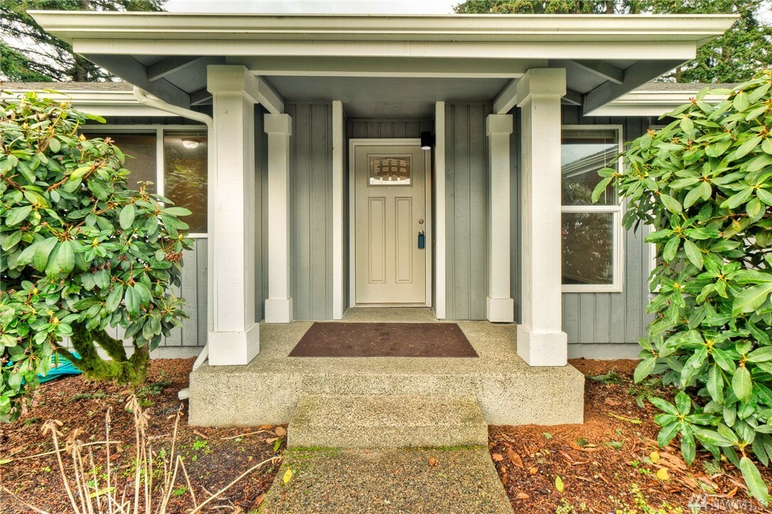 Property Photo: 15804 20th Av Ct E WA 98445