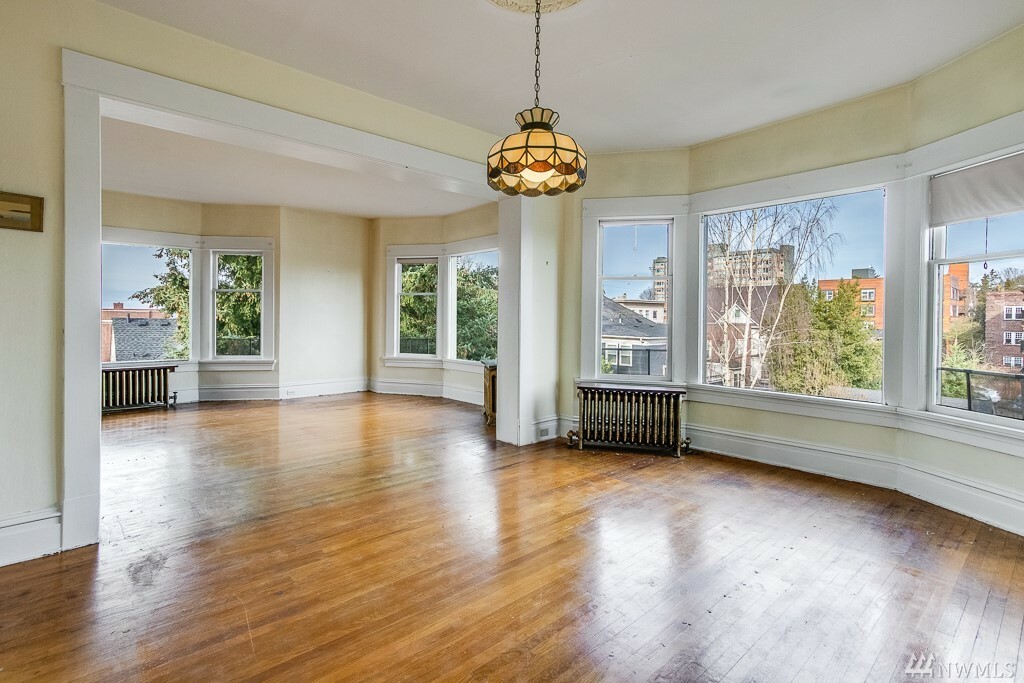 Property Photo: 1414 E Harrison St L WA 98112