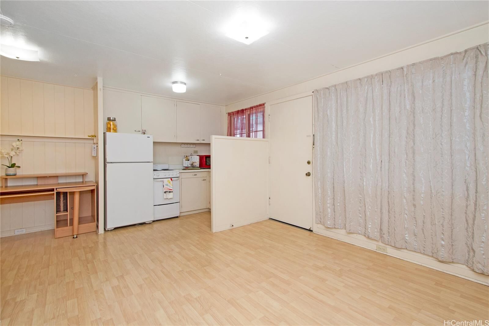 Property Photo: 819 Kinau Street B3 HI 96813