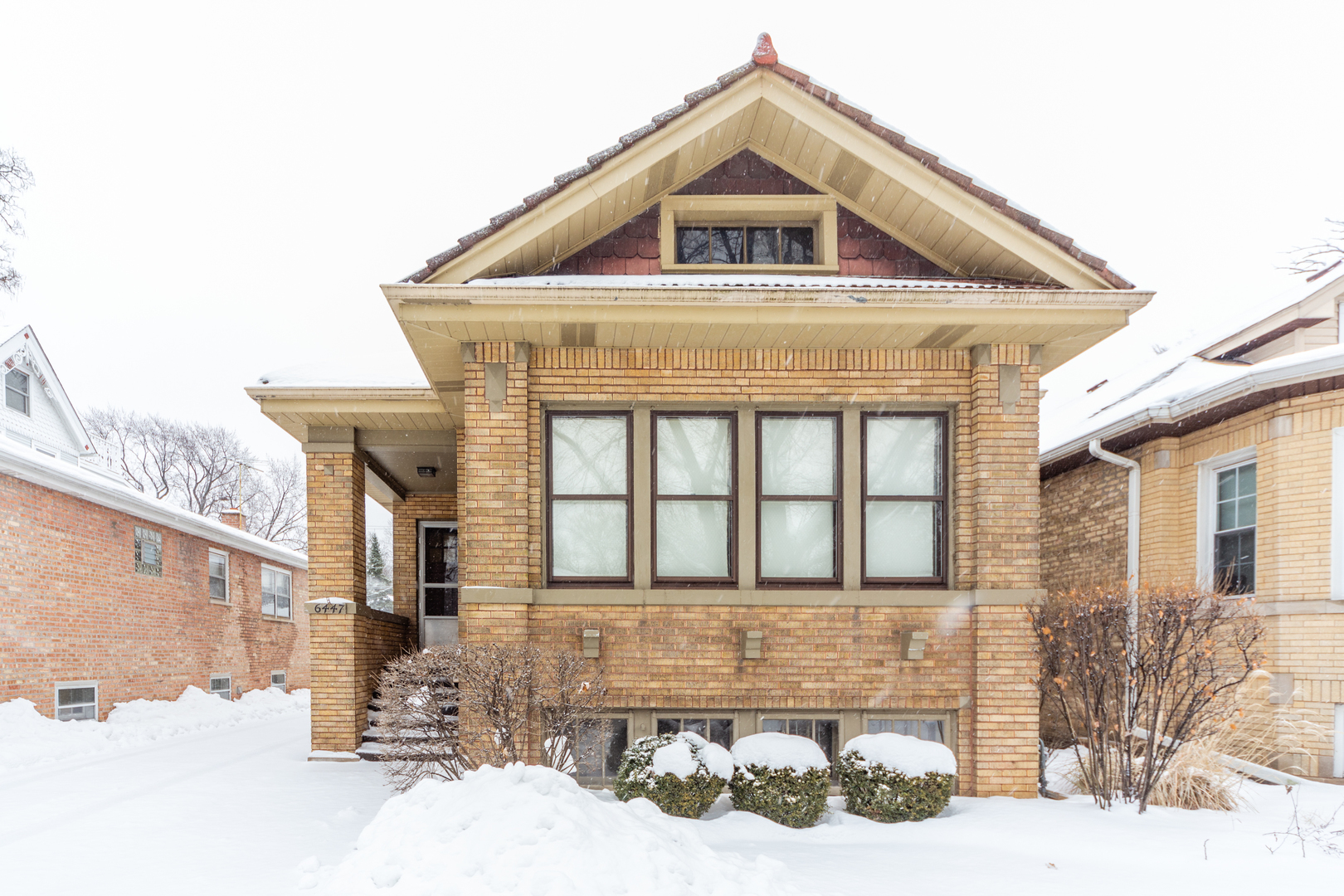 Property Photo:  6447 North Oliphant Avenue  IL 60631 