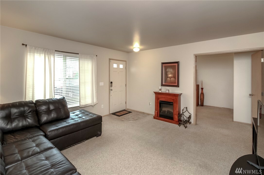 Property Photo:  1735 E 38th St  WA 98404 