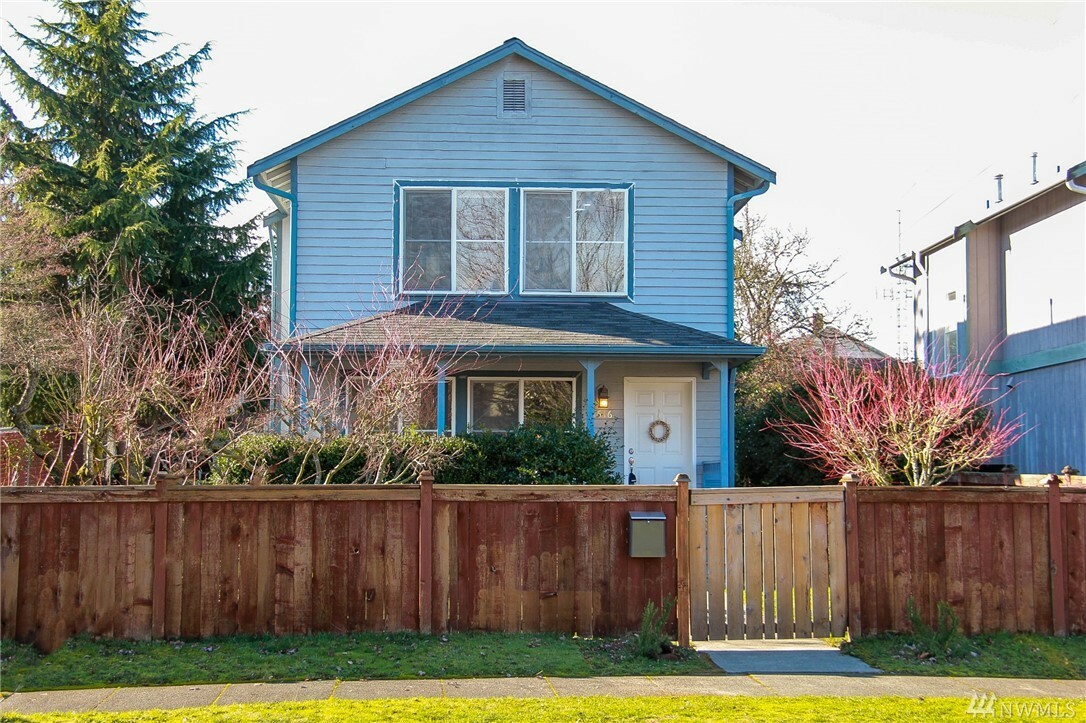 Property Photo:  1516 S Sheridan  WA 98405 