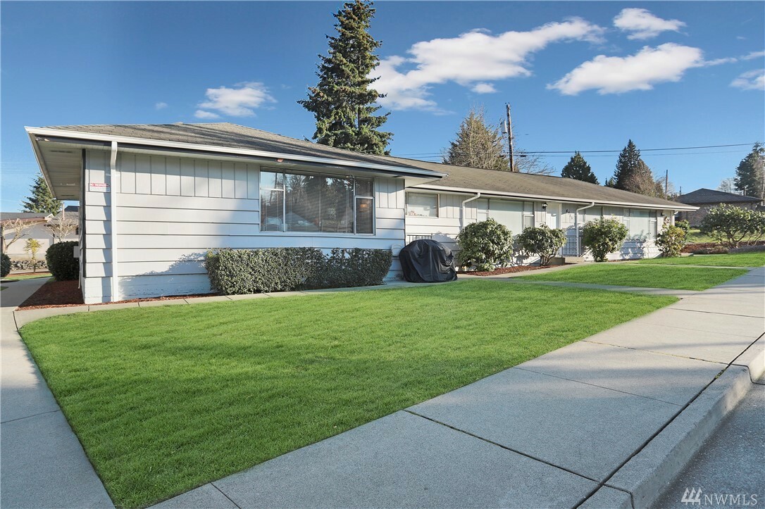 Property Photo:  4415 Hoyt Ave 1,2,3  WA 98203 