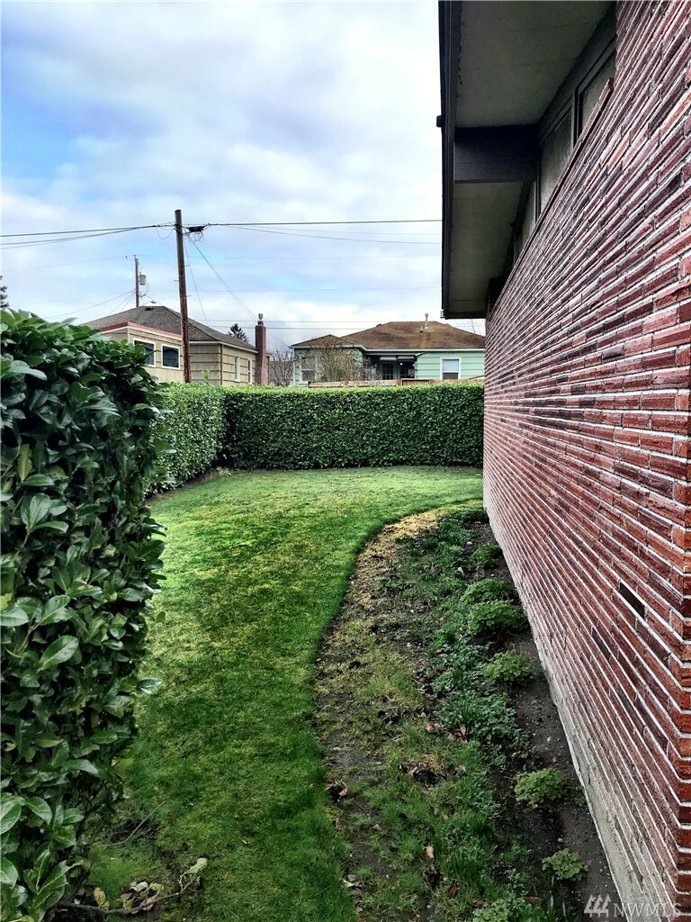 Property Photo: 1500 11th St S WA 98274