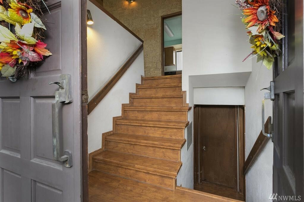 Property Photo: 2085 Lincoln Ave SE WA 98366
