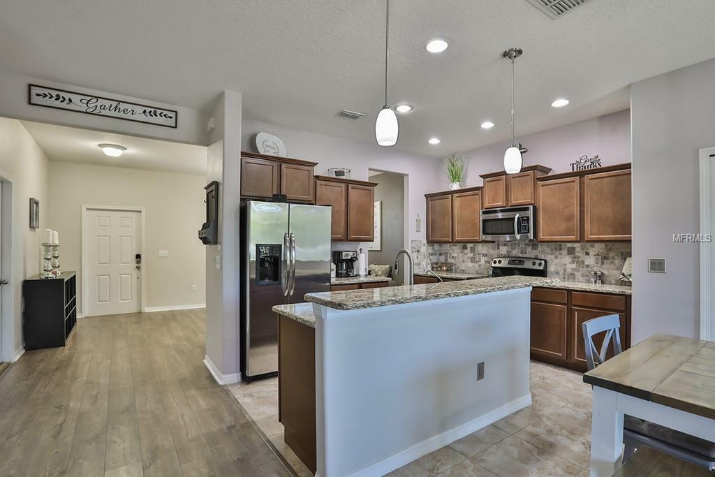 Property Photo:  2415 Dakota Rock Drive  FL 33570 