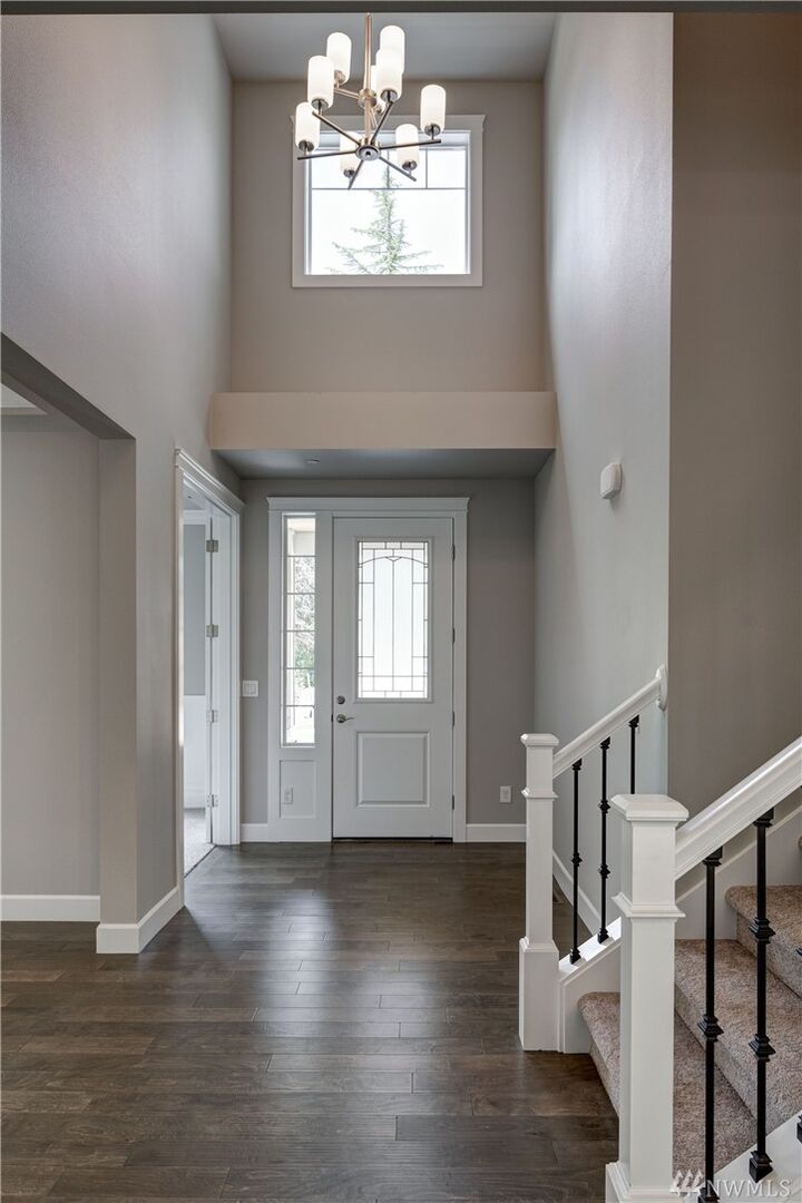 Property Photo:  940 10th Place NW  WA 98027 