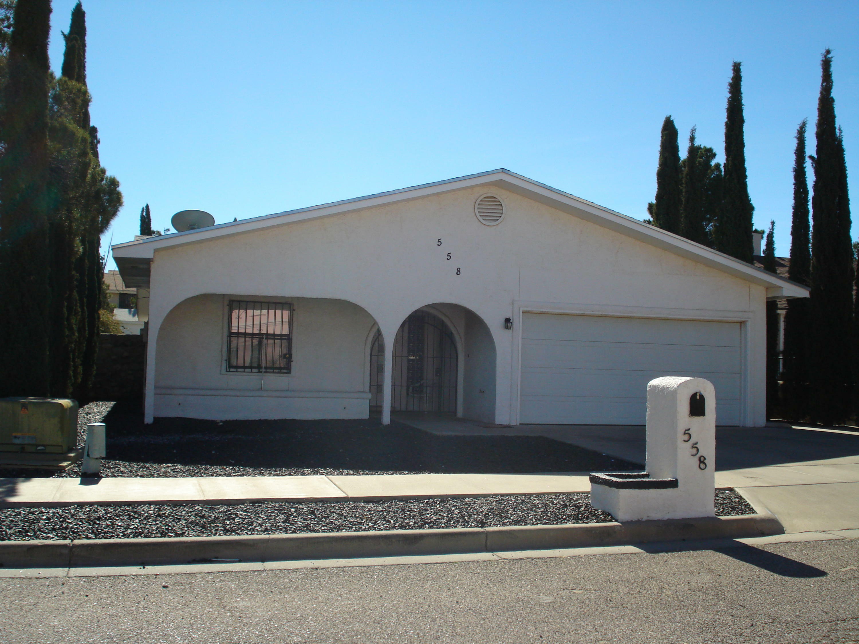 Property Photo: 558 Dorsey Drive TX 79912