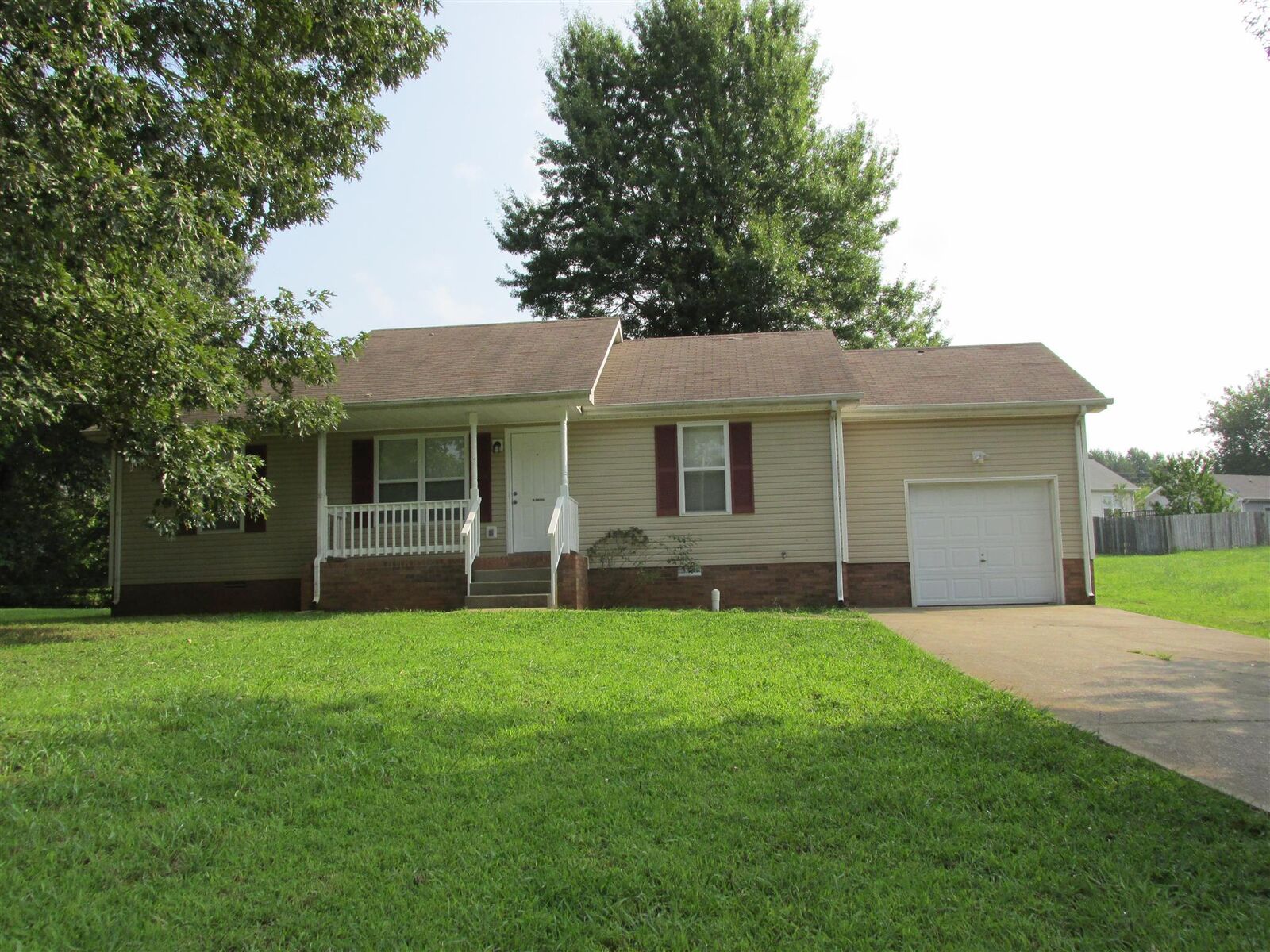 Property Photo:  1065 Princeton Ct  TN 37042 