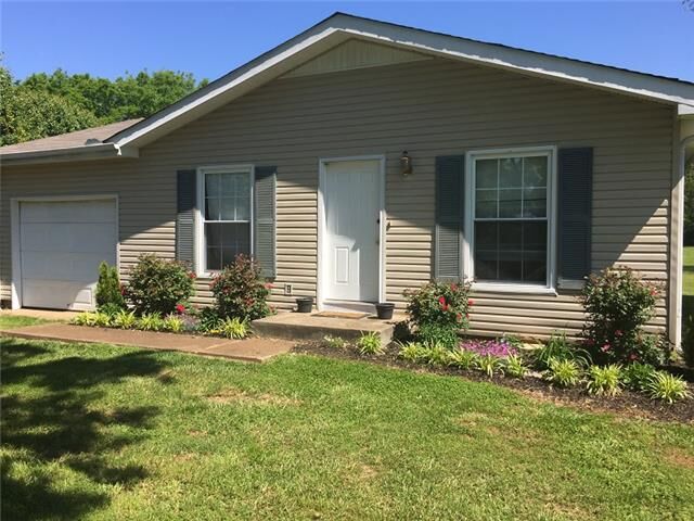 Property Photo: 70 Lakeland Ct TN 37398