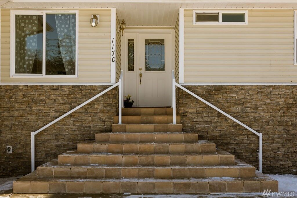 Property Photo:  1170 Lockwood Dr  WA 98239 