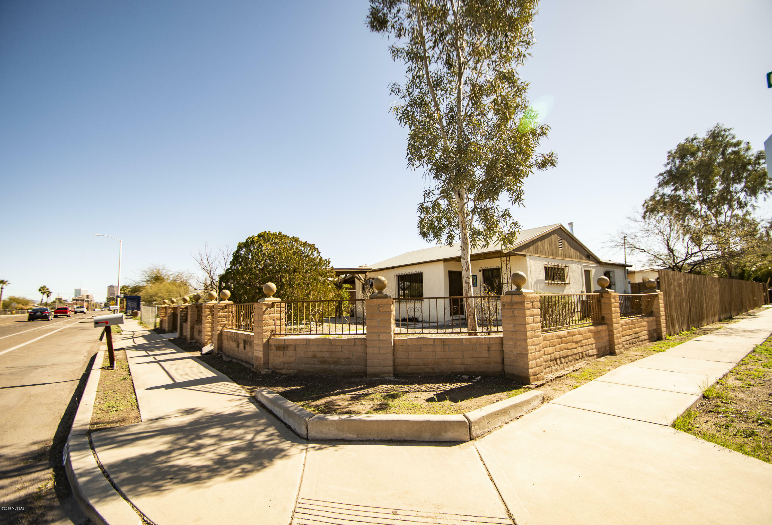Property Photo: 1236 W Congress Street AZ 85745