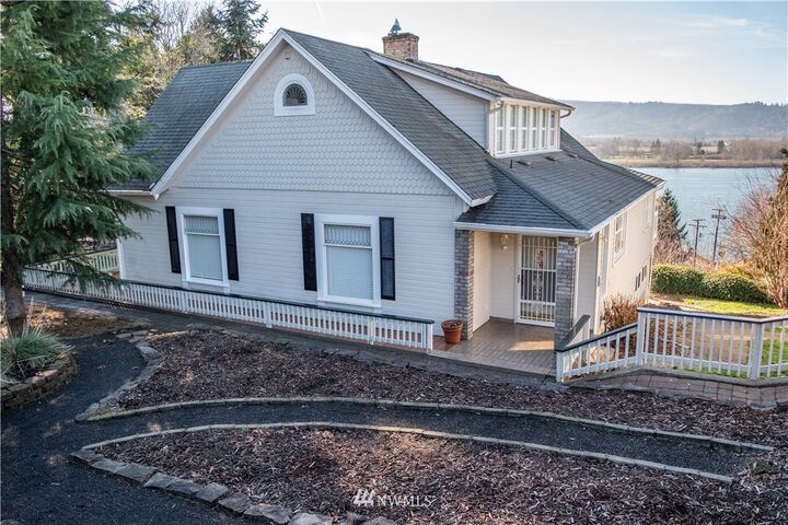 460 Columbia Street  Cathlamet WA 98612 photo