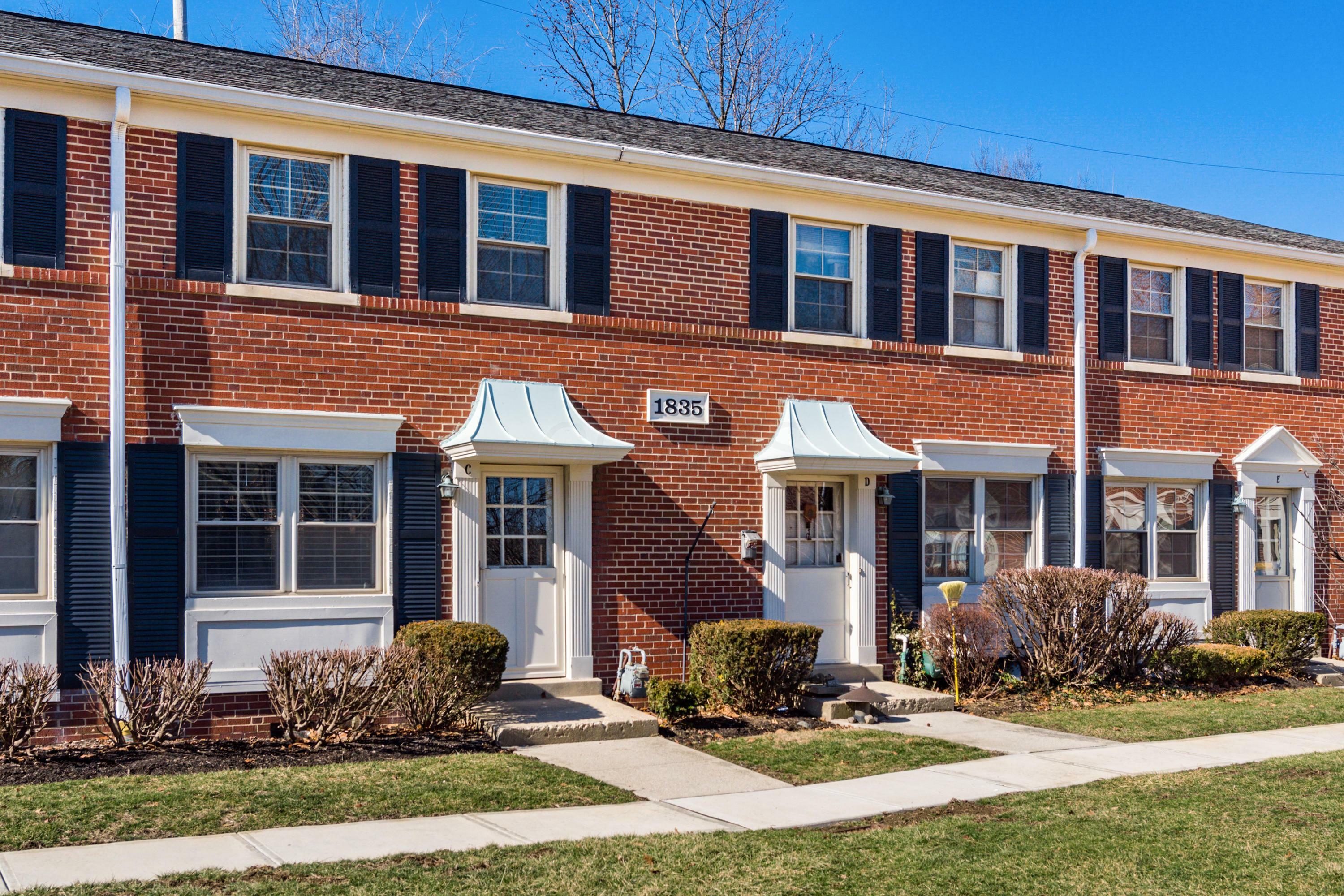 Property Photo: 1835 Northwest Court OH 43212