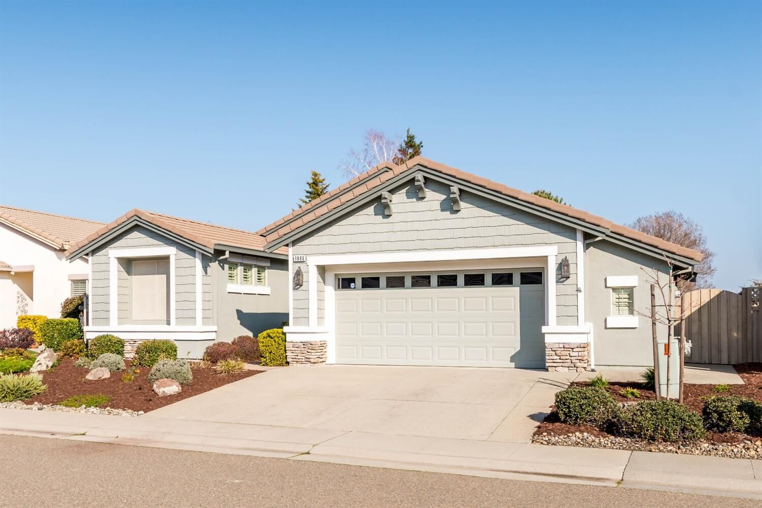 Property Photo:  1886 Winding Way  CA 95648 