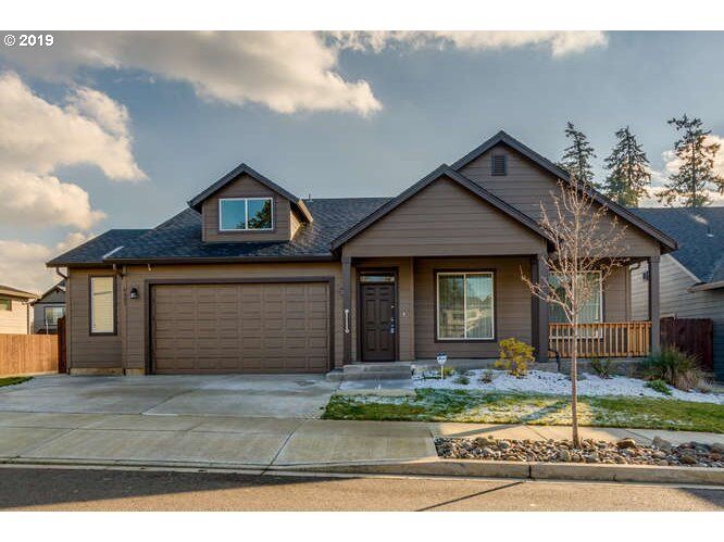 Property Photo:  4403 N Ridgefield Woods Dr  WA 98642 