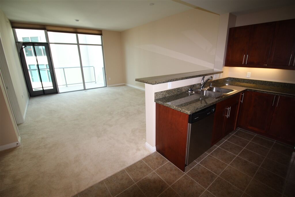 Property Photo:  206 Park Blvd 614  CA 92101 