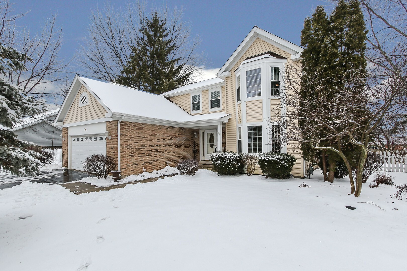 Property Photo:  314 Old Country Way  IL 60084 