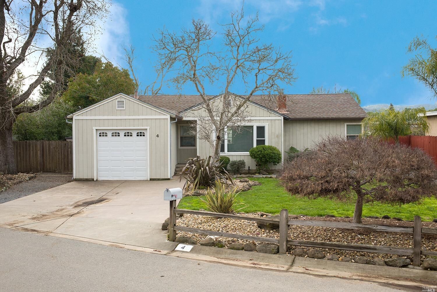 Property Photo:  4 Joan Avenue  CA 94947 