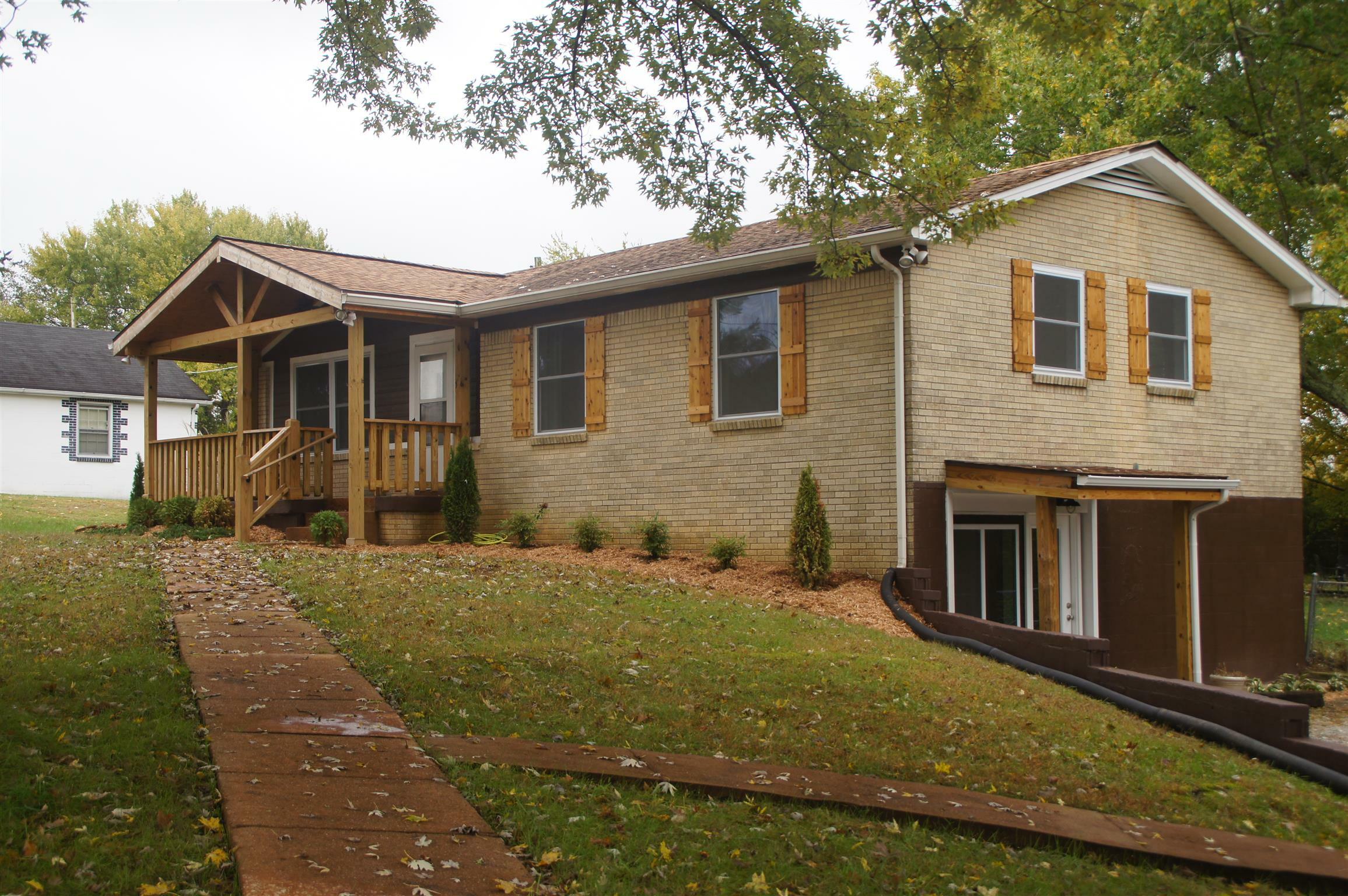 Property Photo: 1033 Johns Rd TN 37080