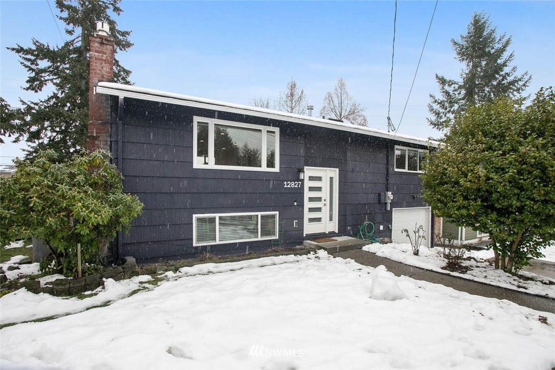 Property Photo: 12827 SE 160th Street WA 98058