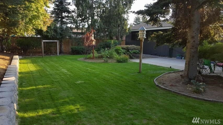 Property Photo:  1511 Eastmont Ave NE  WA 98802 