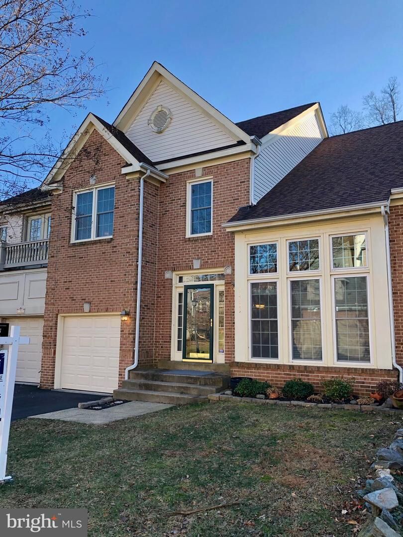 Property Photo:  13909 Green Trails Court  VA 20121 