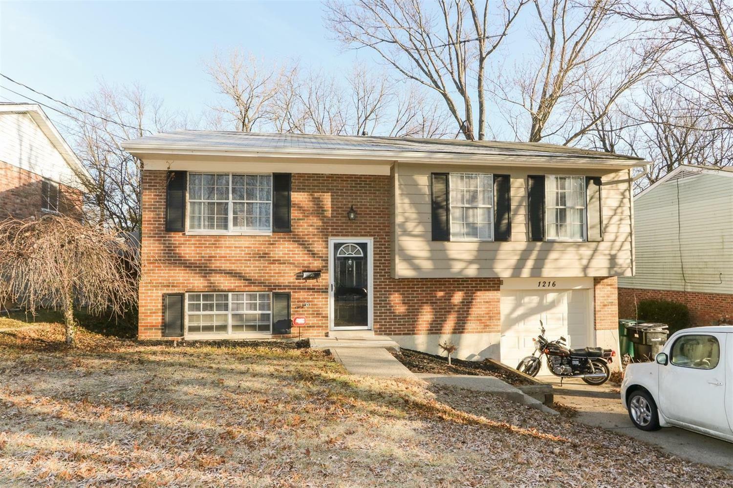 Property Photo: 1216 Deliquia Drive OH 45230