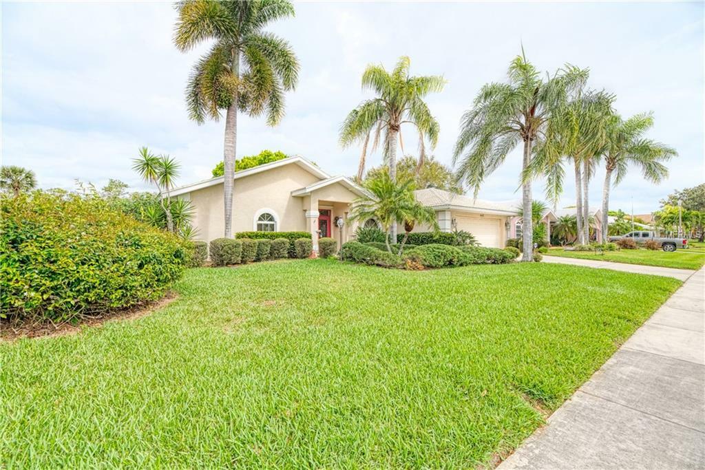 Property Photo: 442 Lake Of The Woods Drive FL 34293