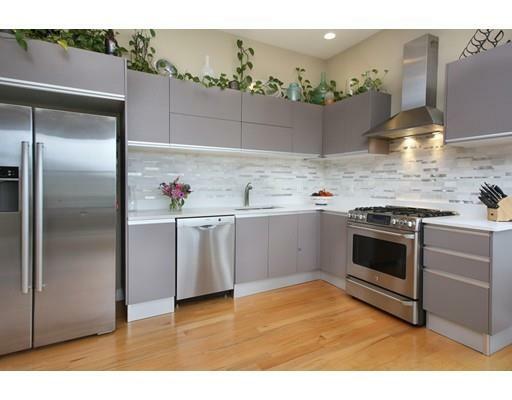 Property Photo:  171 W 4th St 6  MA 02127 