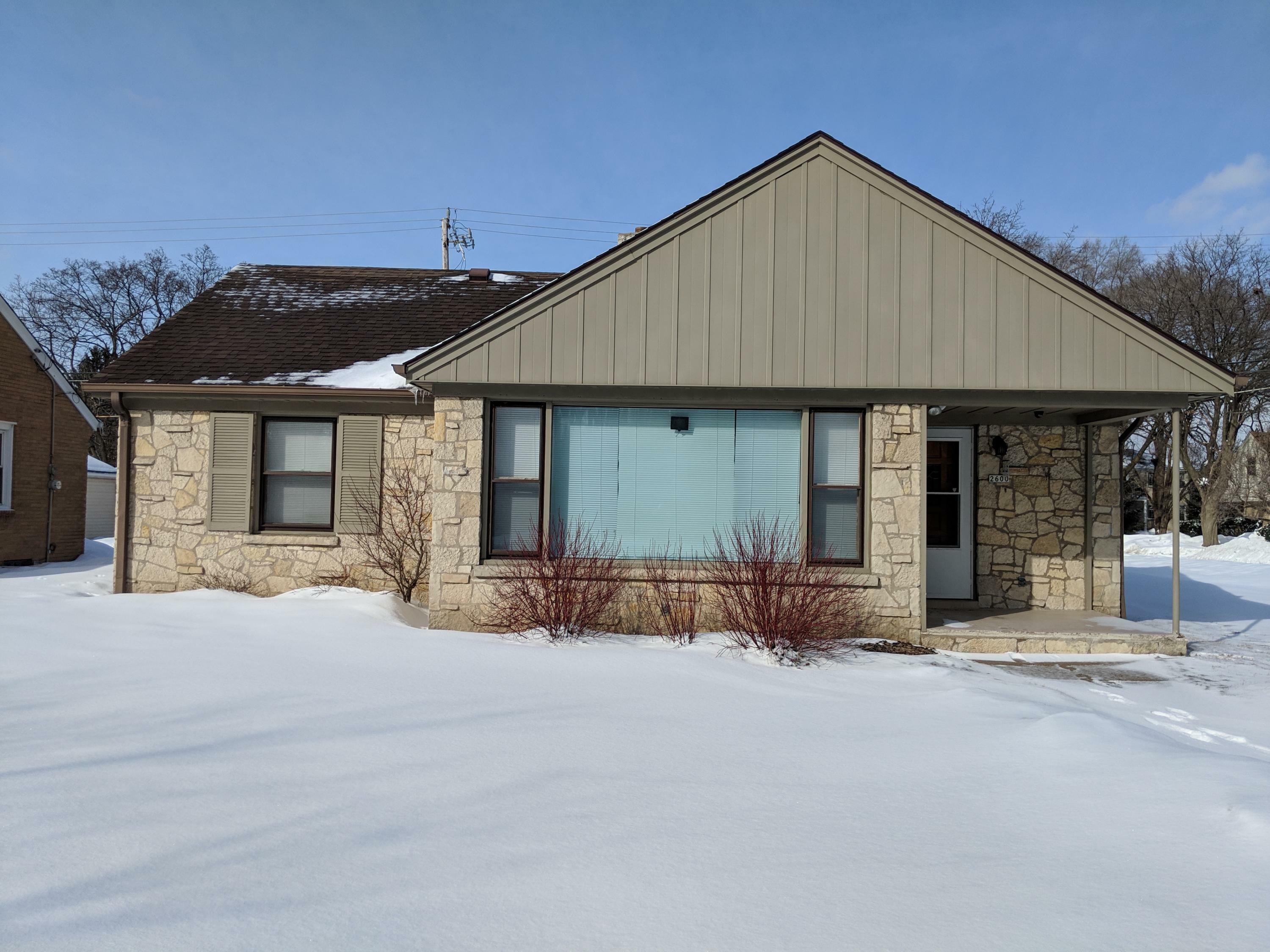 Property Photo: 2600 W Villard Ave WI 53209