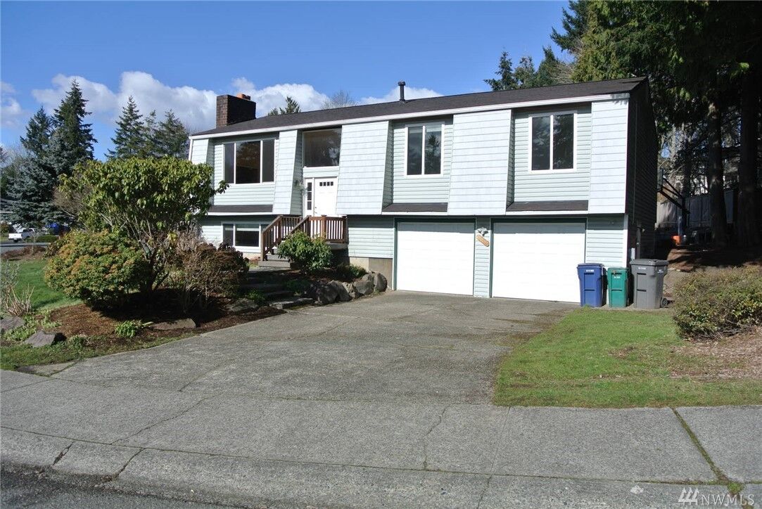 Property Photo:  8900 NE 136th St  WA 98034 