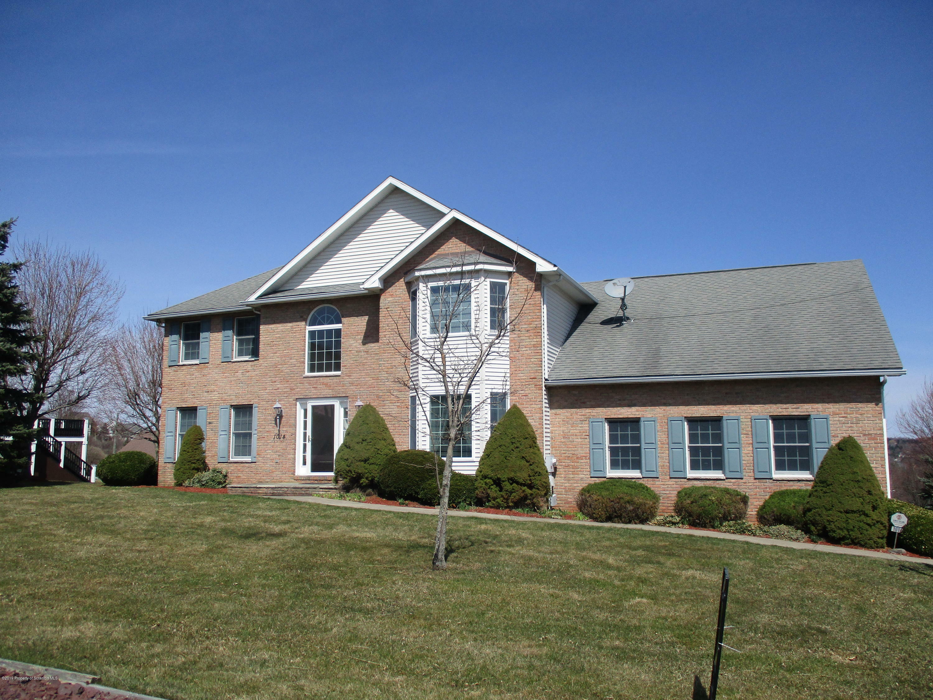 Property Photo:  1014 Fairfield Circle  PA 18411 