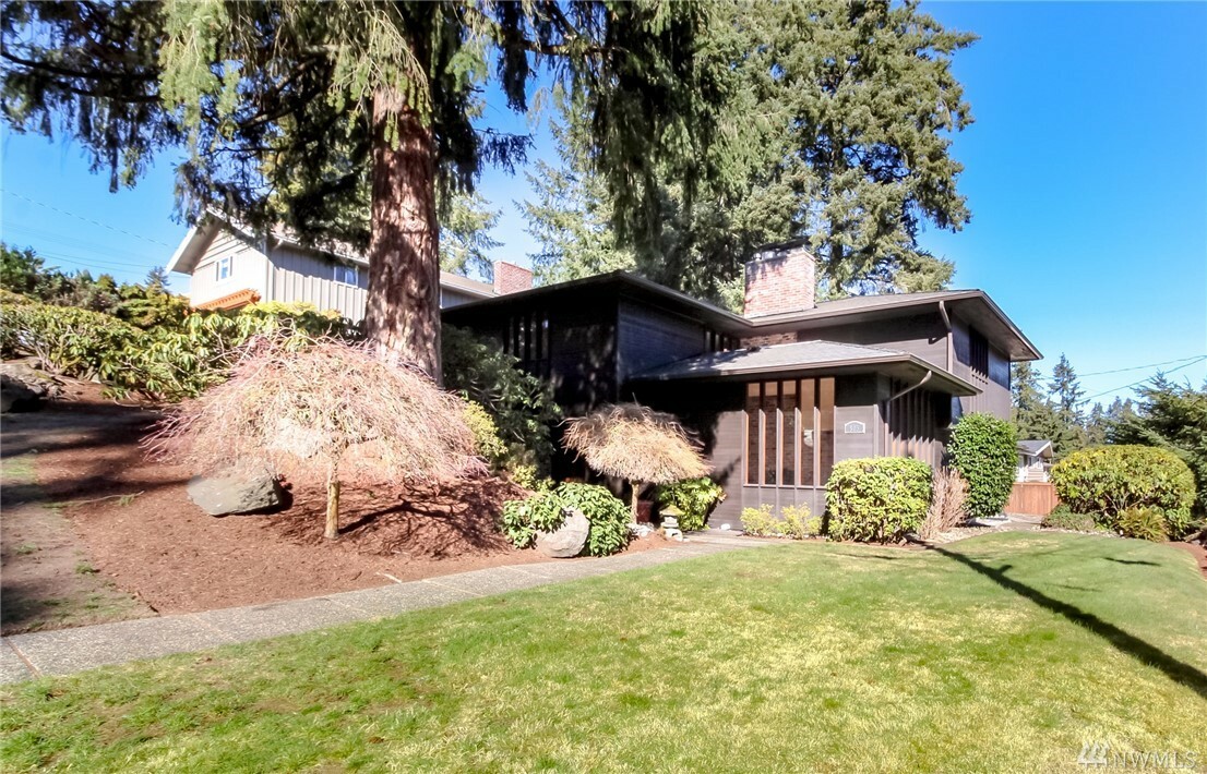 Property Photo:  805 Baylor St  WA 98466 