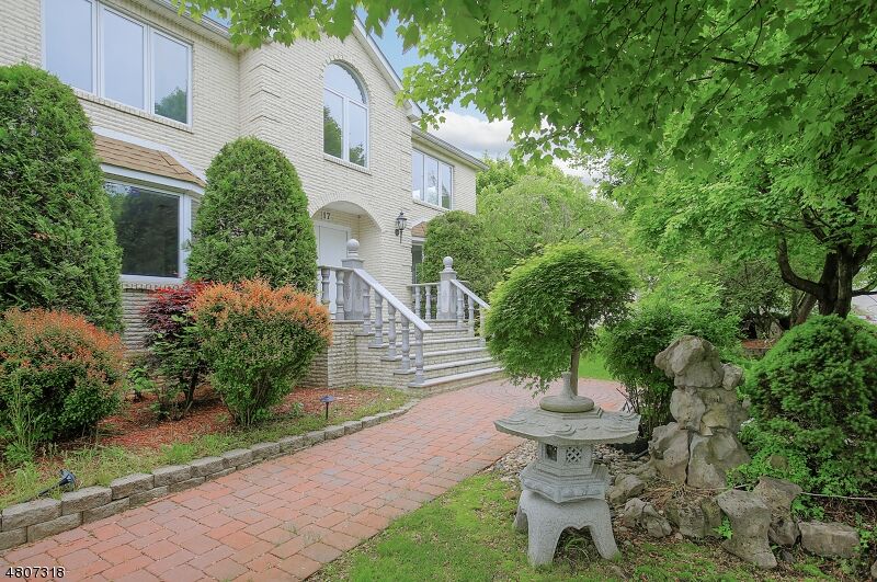 Property Photo: 17 Glutting Pl NJ 07936